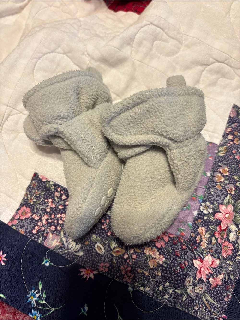 Luvable Friends Light Gray Fleece Baby Booties